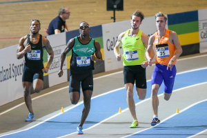 Jochem Dobber (in geel) wint brons op NK Indoor Atletiek 2019